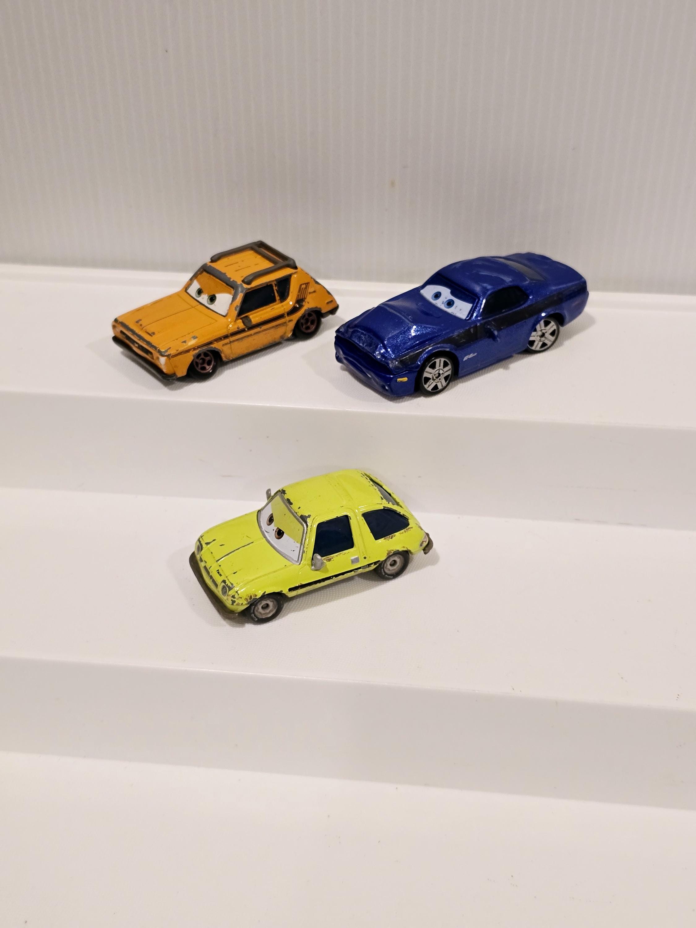 Cars Grem Rod Torque Redline ミニカーセット Disney Pixar Cars 2 Grem & Damaged Rod Torque Redline Diecast