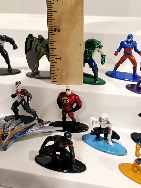Jada Toys Marvel Nano Metalfigs Mini and Back to the Future Car