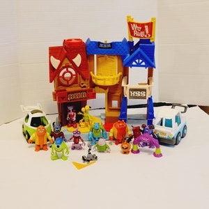 Imaginext Monsters University Row Playset With Figures
