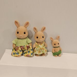 Calico Critters Sylvanian Families Sunny Rabbit Family Figure Set