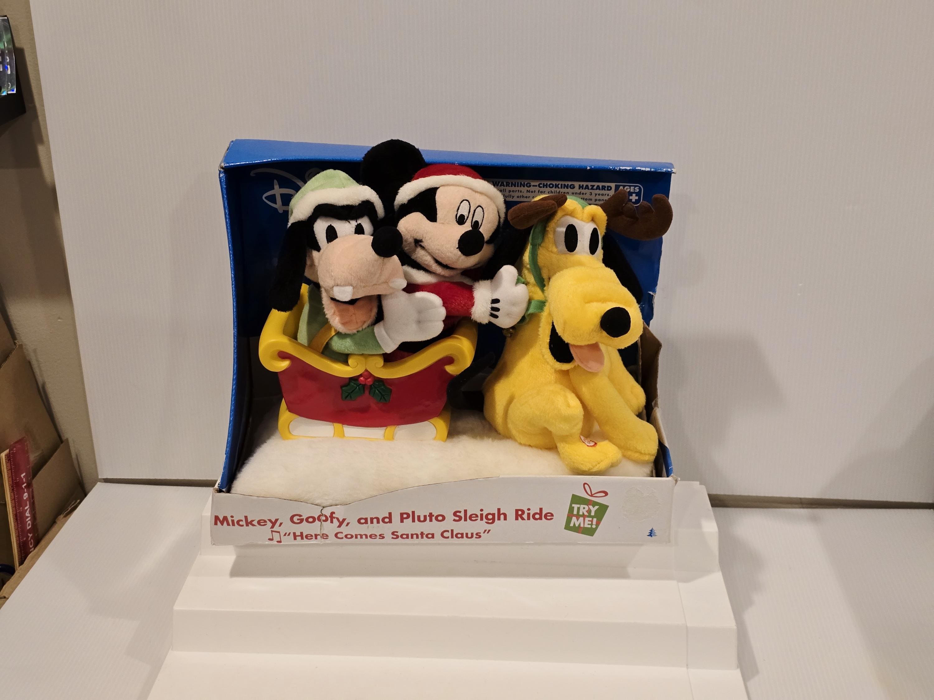 Mickey Goofy Pluto Sleigh Ride Plush Animated “here Comes Santa