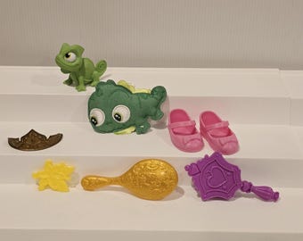 Disney Animators Collection Tangled Rapunzel 16" Doll Accessories Set