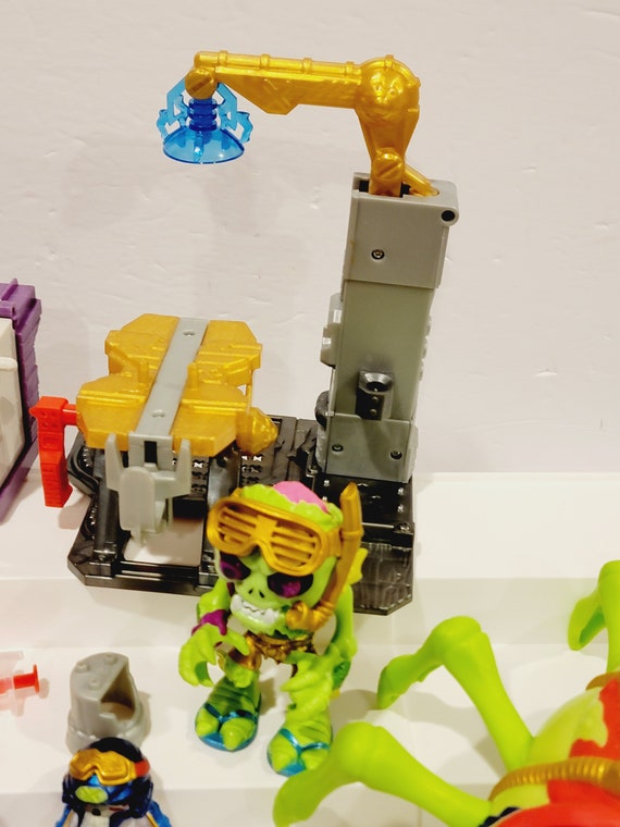 Treasure X Monster Gold Mega Monster Lab and Figure Set -  Australia