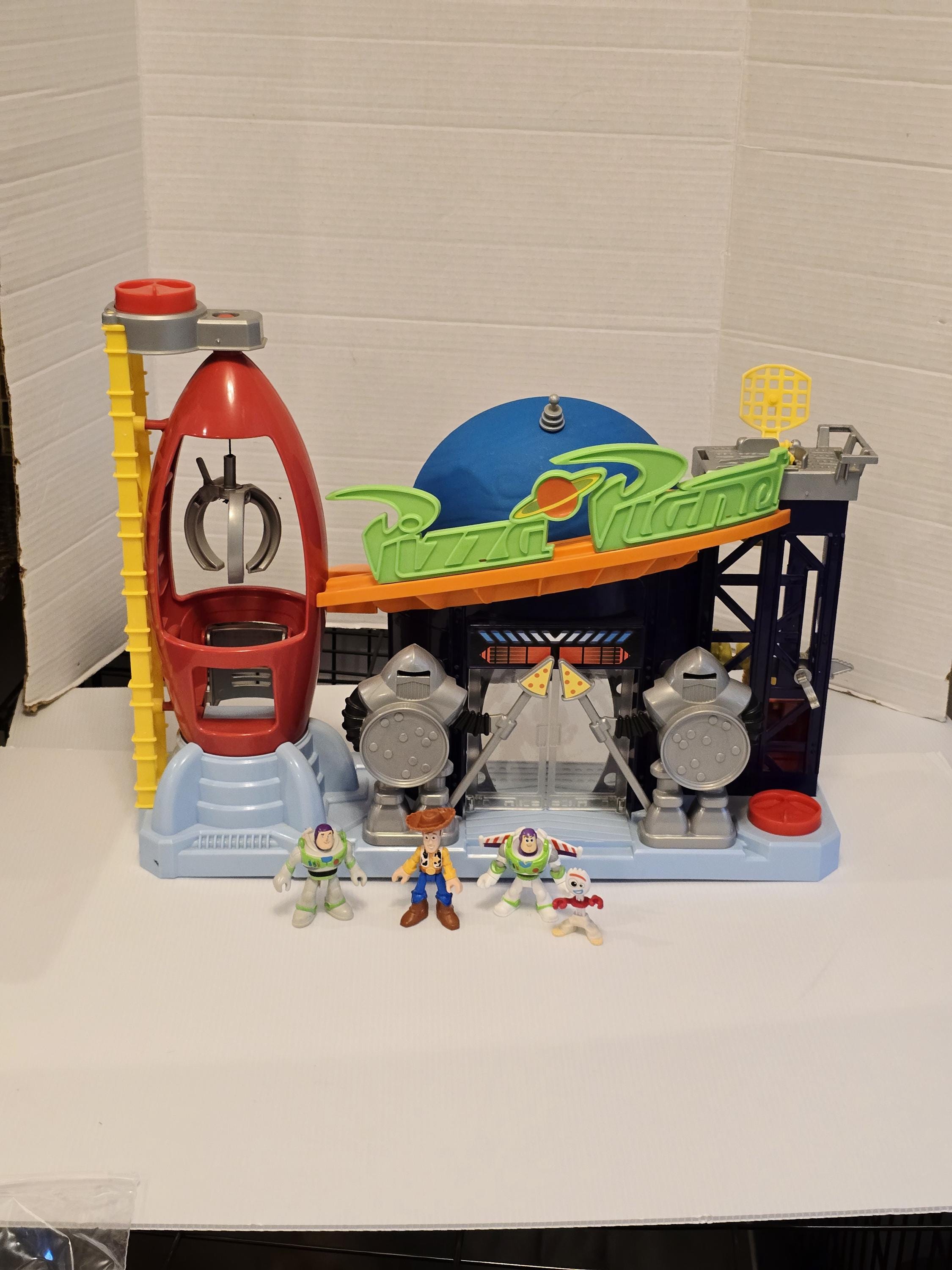 Disney Pixar Fisher Price Imaginext Pixar Pizza Planet Toy Story