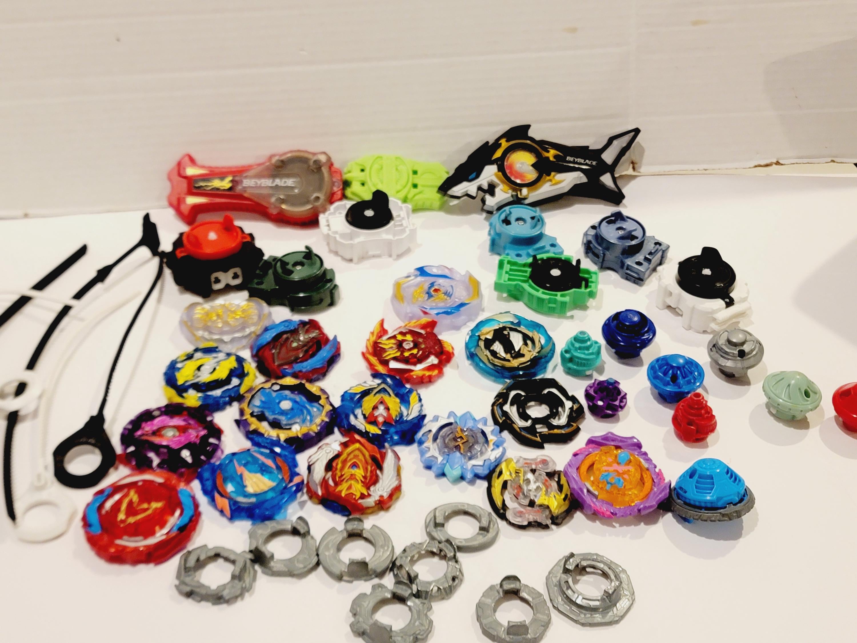 LOT DE 4 Toupie Beyblade Burst Fusion avec Lanceur et Arene *Vendeur Francais* EUR 14,99 - FR