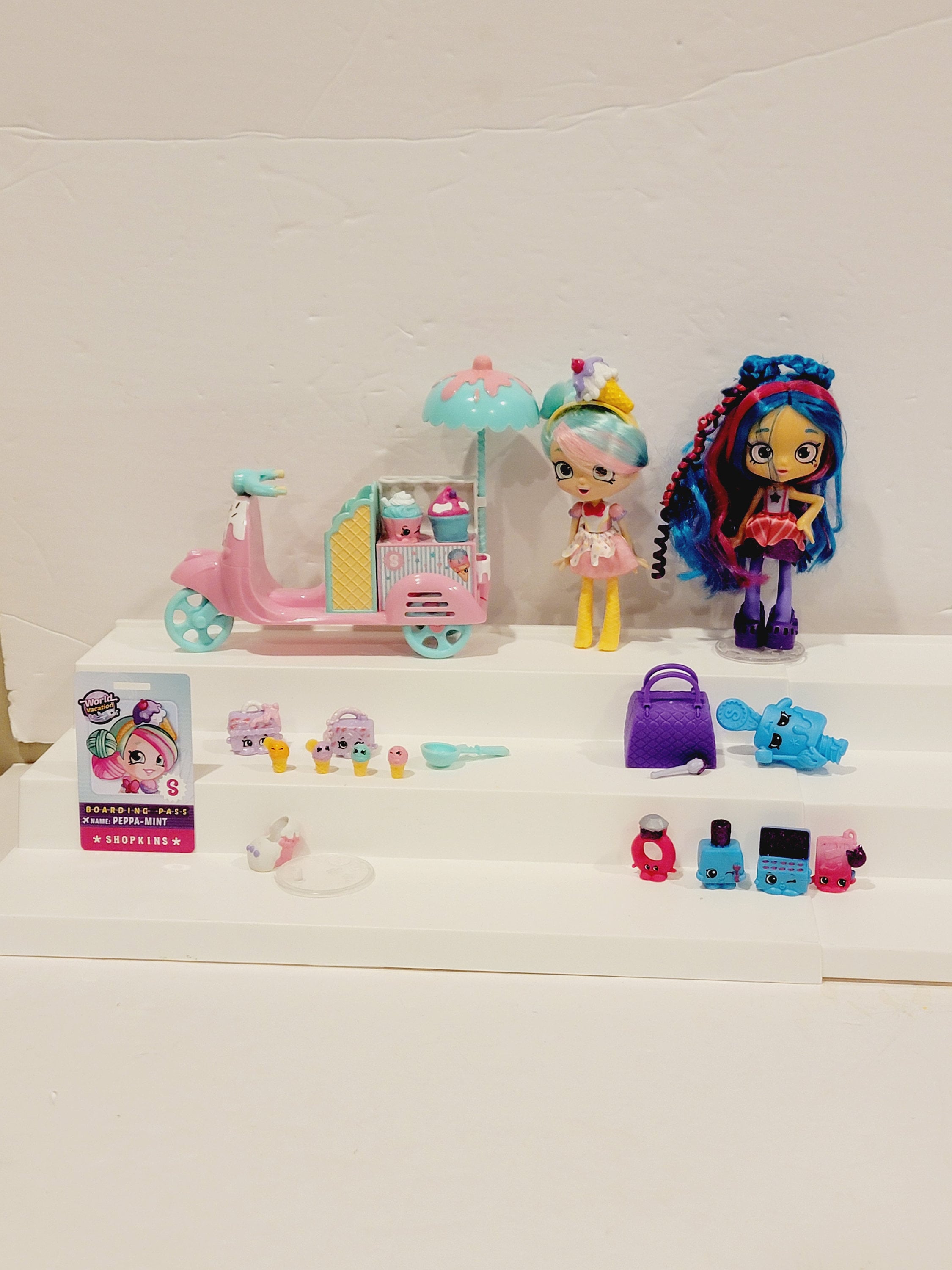 Shopkins Shoppies Peppa Mint's Gelati Scooter and Polli Polish
