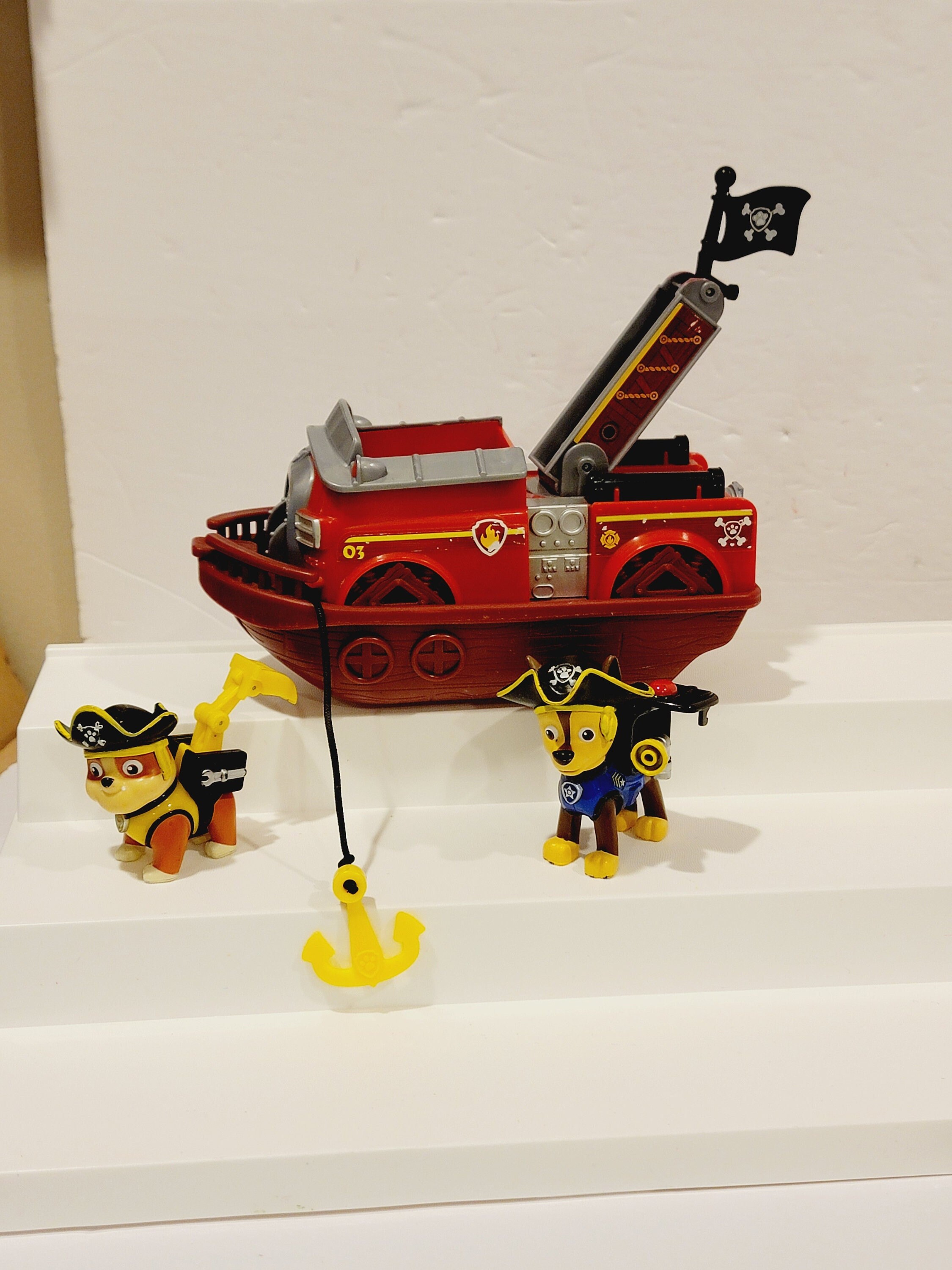 Paw Patrol Chase Police Pirate Pups Ship Boat Vehicle and Figure