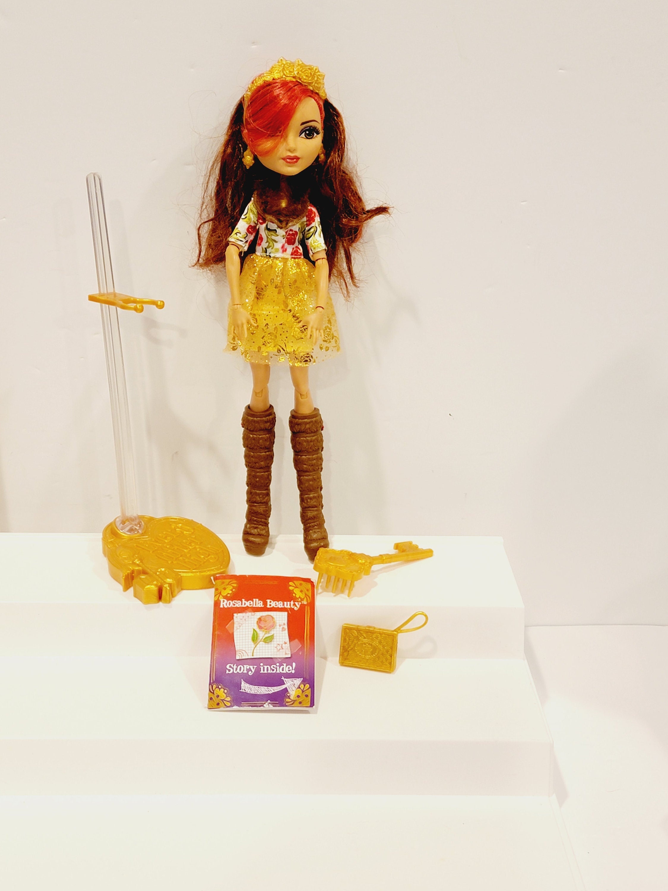 Ever After High Rosabella Beauty FIRST CHAPTER Outfit and Accessories