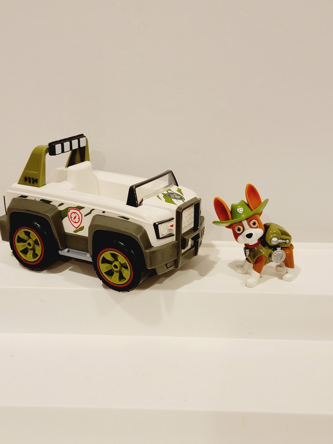 At redigere jord Monarch Paw Patrol Spinmaster Tracker Figure and Vehicle - Etsy