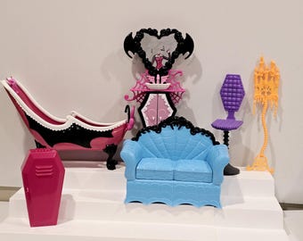 Monster High Draculaura Powder Room Playset with Sofa Set