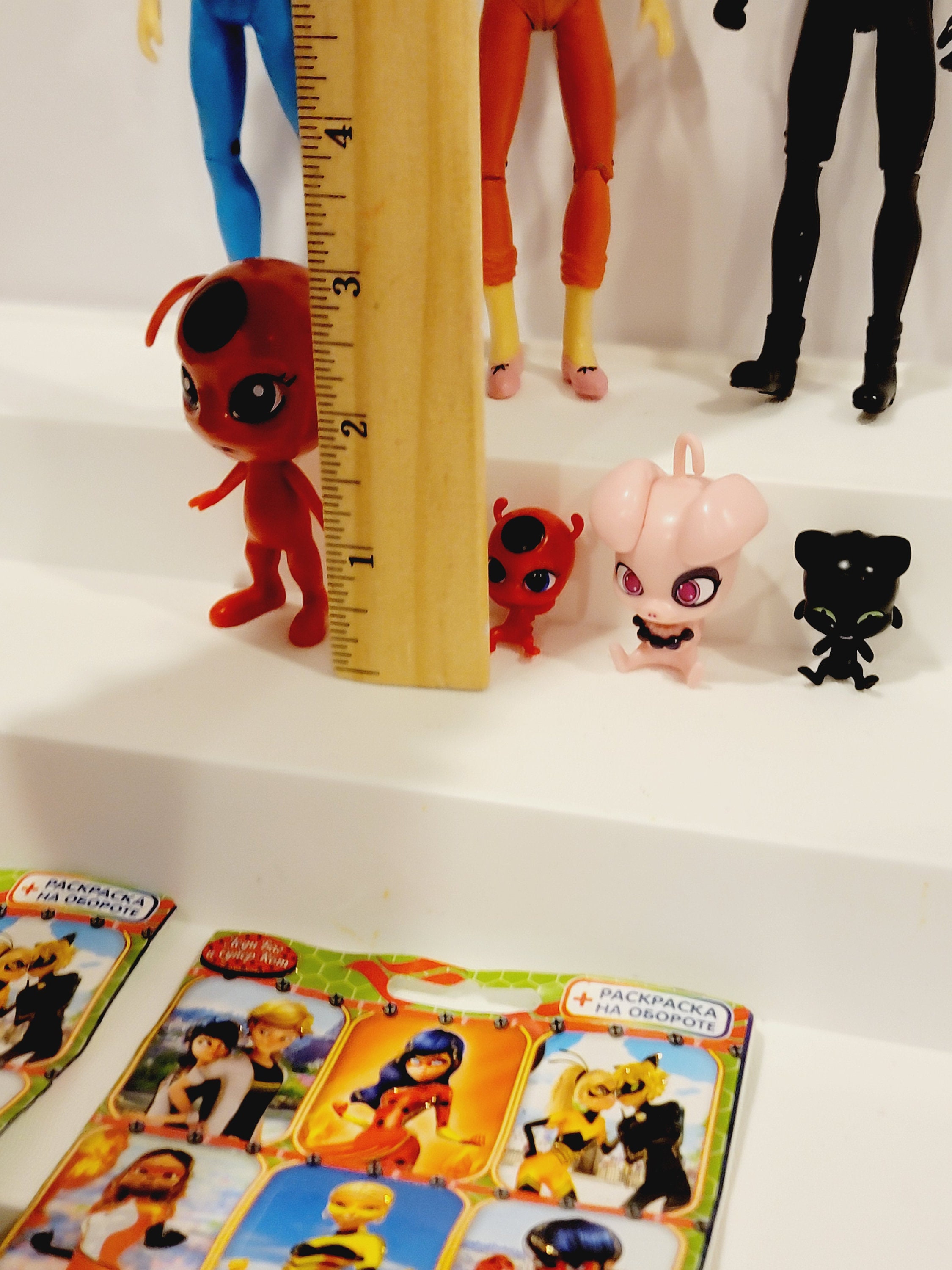 Lot de figurines Miraculous Ladybug et Miracle Box avec autocollants -   France