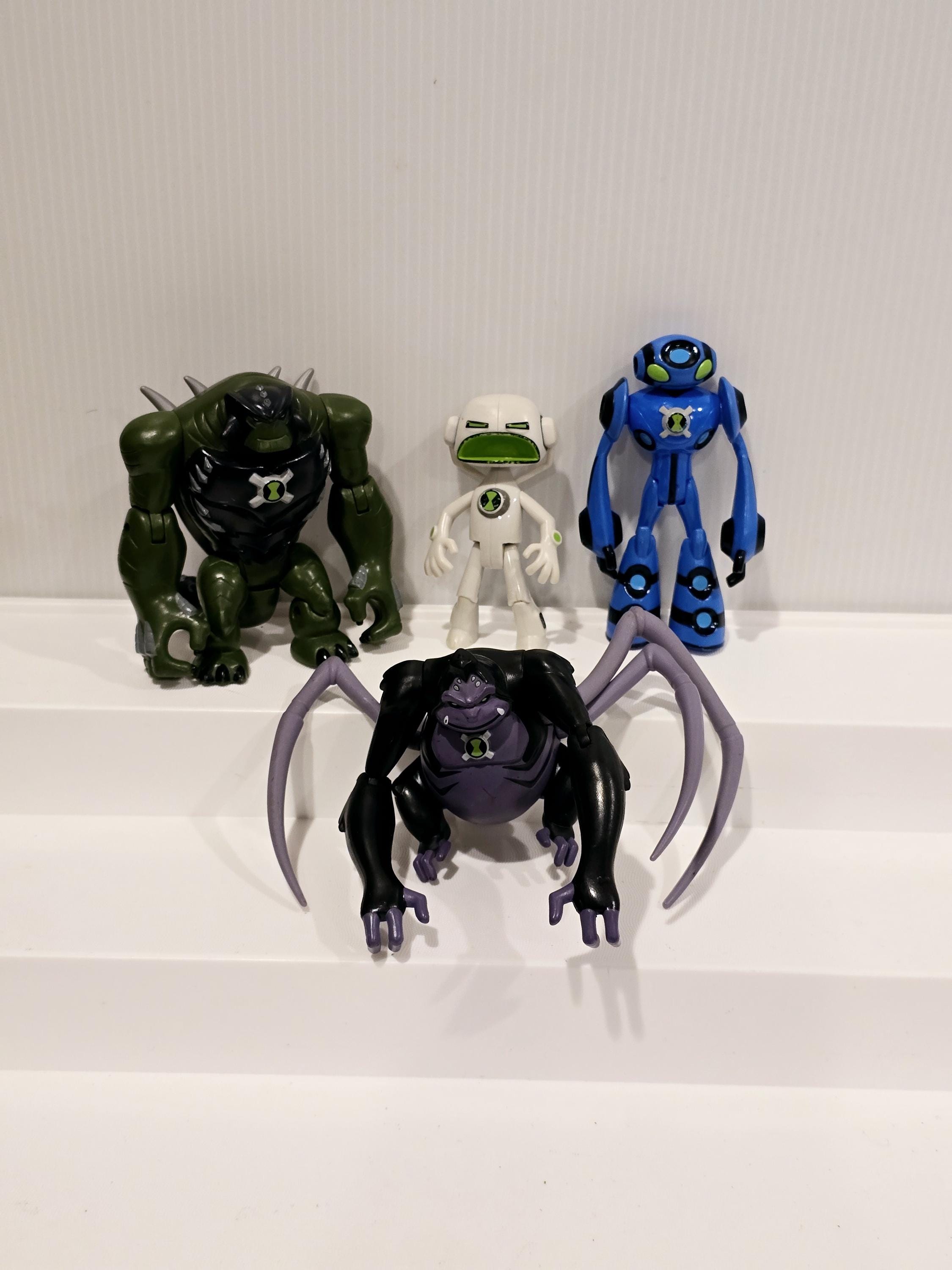 Ben 10 Ultimate Hero Figure Set