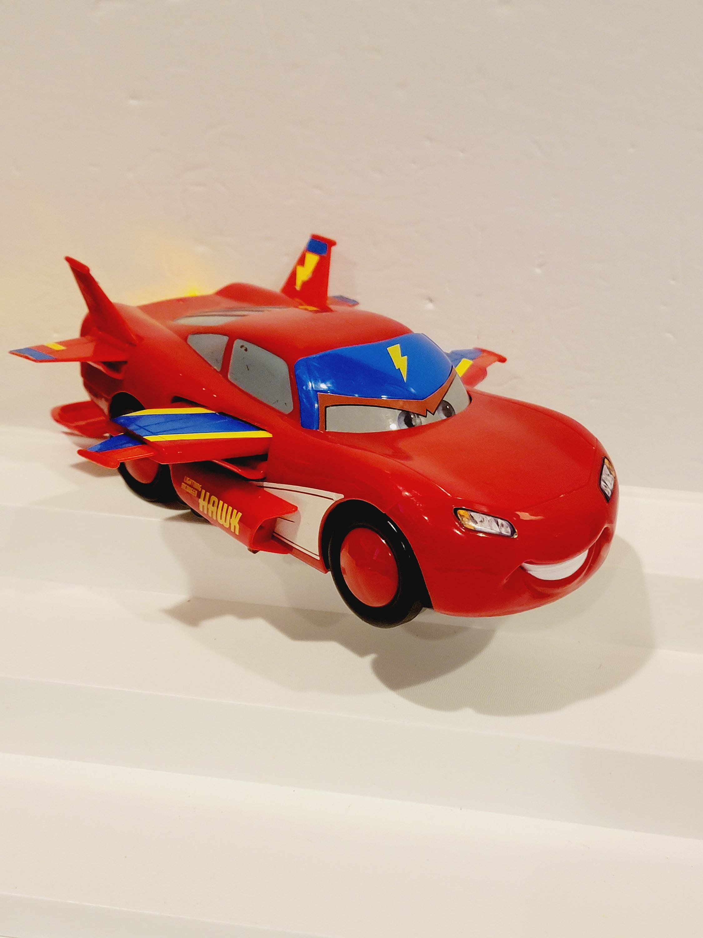 Disney Pixar Cars Take Flight Lightning Mcqueen Hawk Interactive