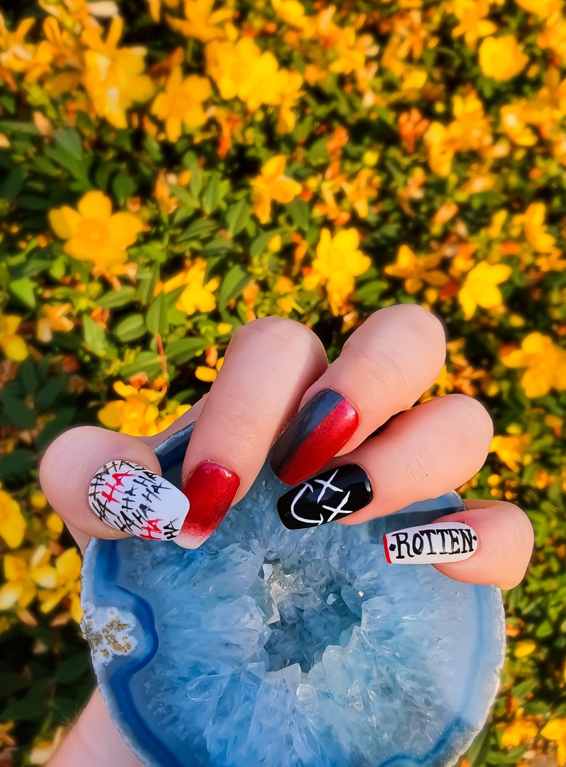 Harley Quinn Inspired Nails - Etsy