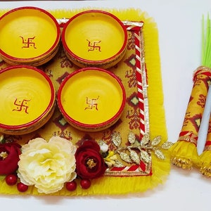 Boda india Haldi Thaal, Bandeja decorativa Pithi, Decoración de la ceremonia Haldi, Plato de tazón de aceite ritual Tel Baan, Pieza central de mesa, Regalo Thali