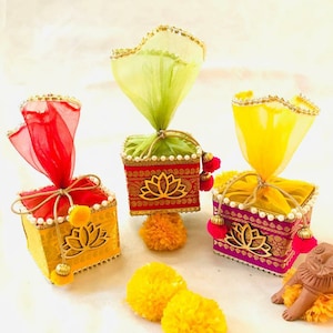 Indian Wedding Favors, Sweet Gift Box, Housewarming Favors, New Home Gifts, Baby Shower Favors, Bridesmaid Gift Box Mothers day Spa Gift Box