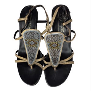 Sandalias de tacón con cuentas estilo boho de Donald J. Pliner, talla 8.5, de cuero, fabricadas en Italia. imagen 7