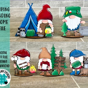 Camping Standing Gnome File SVG, Taca warstwowa Dekoracja świąteczna wędkowanie, Glowforge, LuckyHeartDesignsCo