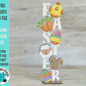 Può includere: Lettere in legno bianco che compongono la parola "EASTER" con un pulcino, carote, un agnello, un uovo e un coniglio su ogni lettera. Le lettere sono su un supporto in legno.