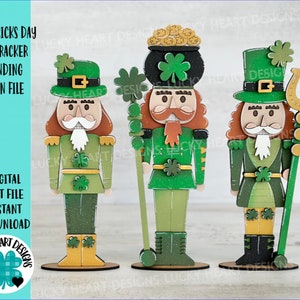 Arquivo em pé do quebra-nozes do Dia de São Patrício SVG, Glowforge, Clover, Shamrock, Bandeja em camadas LuckyHeartDesignsCo