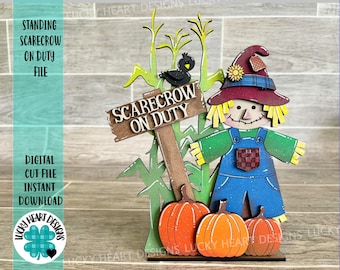Stehende Vogelscheuche im Dienst Datei SVG, Glowforge Kürbis Herbst abgestuftes Tablett, LuckyHeartDesignsCo
