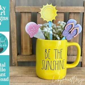 Archivo SVG para soporte de taza con diseño de sol de verano, bandeja escalonada Glowforge, playa, adorno para plantas, sol, chanclas, soporte para helado, regalo, LuckyHeartDesignsCo