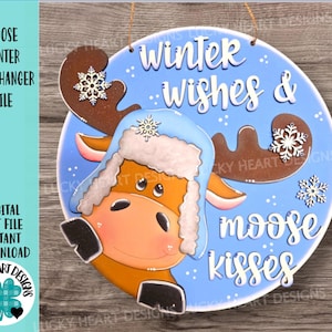 Moose Winter Wishes deurhanger teken SVG-bestand, sneeuwpop, sneeuwvlokbord, Glowforge, LuckyHeartDesignsCo