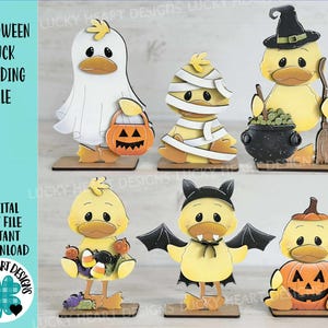 Halloween Duck Standing File SVG, Dynia, Czarownica, Jack-o-lantern, Gospodarstwo, Nietoperz, Cukierek, Mumia, Taca warstwowa Glowforge, LuckyHeartDesignsCo