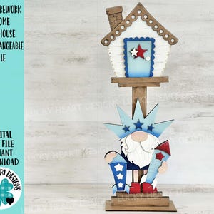 Gnomo de fogos de artifício de julho para o arquivo intercambiável da casa de pássaros SVG, Glowforge, EUA, formas de feriado, América, quatro de julho, LuckyHeartDesignsCo