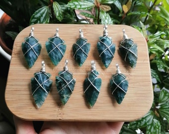 Raw Moss Agate Arrowhead Necklace | Dark Moss Agate Arrowhead Pendant | Moss Agate Jewellery | Moss Agate Crystal | Crystal Necklace