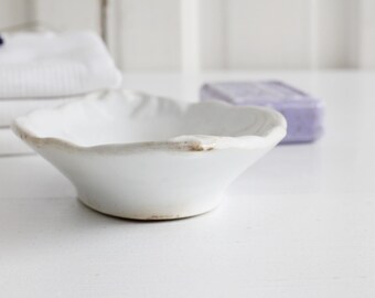 アンティークホワイトアイアンストーンレリッシュディッシュ、小さな