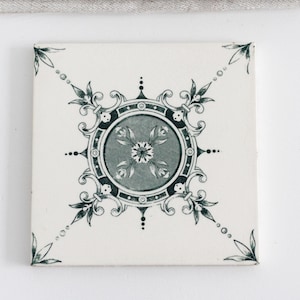 Antique ceramic tile trivet in green floral Fleur-de-Lys-like design, porcelain pan stand - Farmhouse country kitchen decor