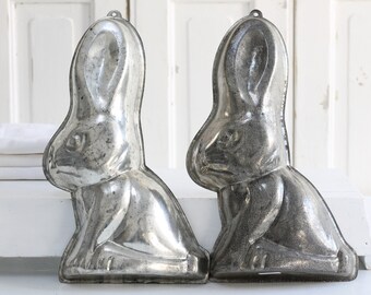 Vintage large metal Easter bunny cake pan, baking tin hare, baking mold rabbit - Easter decor - Farmhouse country kitchen