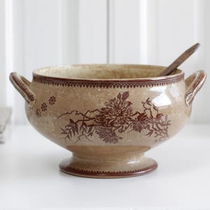 Seltene antike Terrine aus gefärbtem Steingut, braune Transferware-Schüssel mit Henkeln, Blattdekor, Fenal Frères Pexonne, Landhausküchen-Dekor