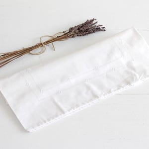 Estuche para guardar lencería bordada antigua, bolsa tipo sobre para lencería de lino blanco y algodón calado - Ropa de cama francesa boudoir Heirloom