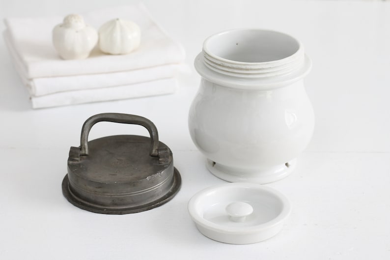 Ancien pot de bouillon en porcelaine blanche avec couvercle en étain, pot de bouillon, pot à soupe Sustenteur, pot d'apothicaire médical, support de soupe image 7