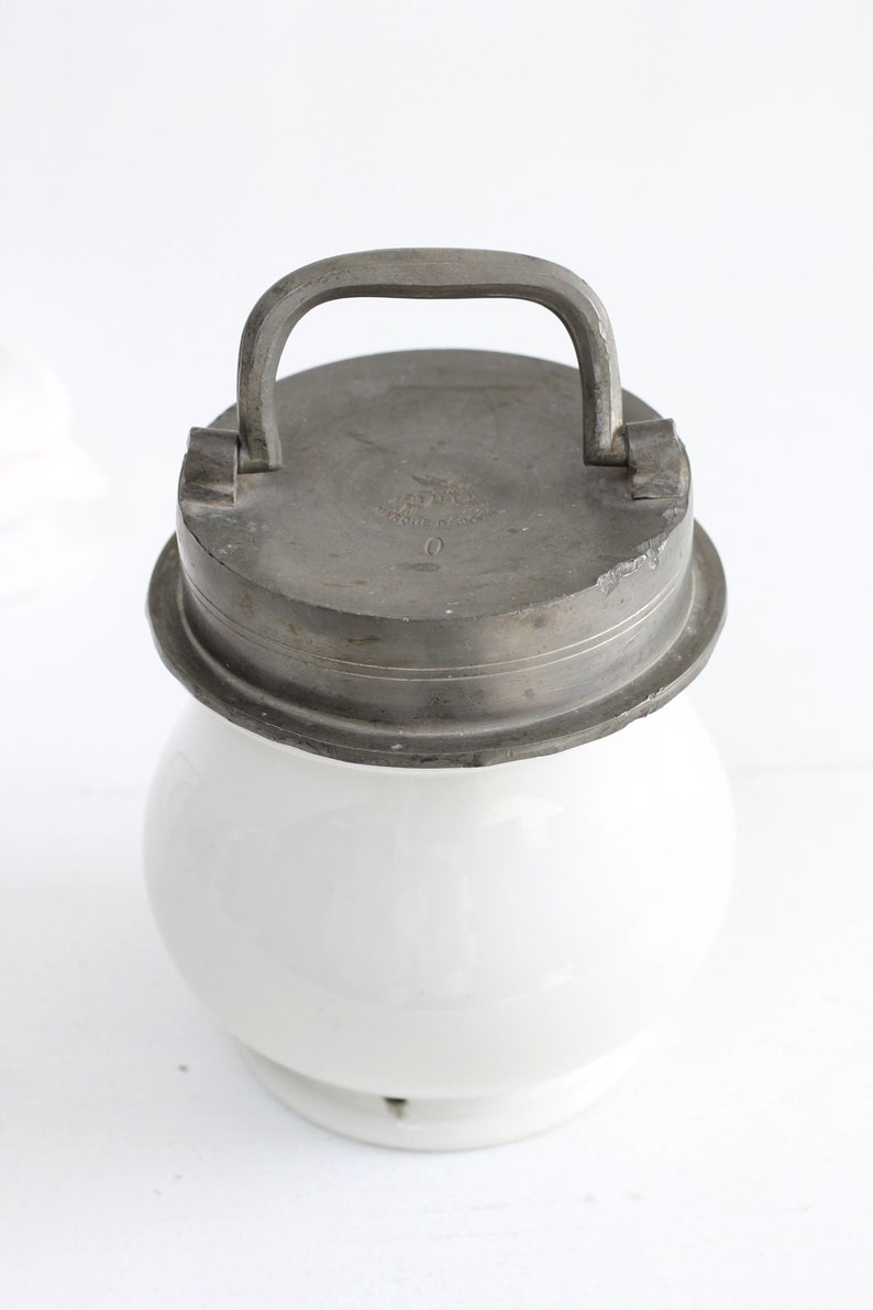Ancien pot de bouillon en porcelaine blanche avec couvercle en étain, pot de bouillon, pot à soupe Sustenteur, pot d'apothicaire médical, support de soupe image 3