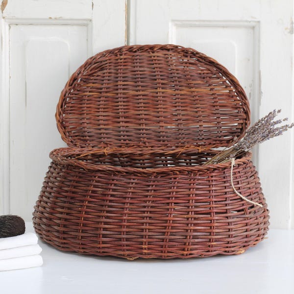 Vintage French half round woven wicker basket, antique fishing creel basket - Country kitchen storage Farmhouse home decor
