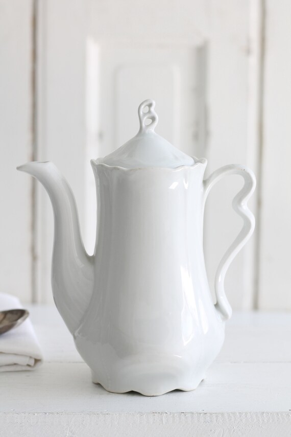 FINE PORCELAIN 陶器　3点セット Vintage Miniature Porcelain Set of a Pitcher/ Creamer and