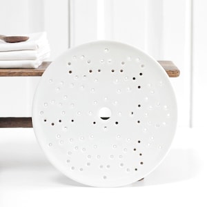 Descanso de panela vintage em porcelana vidrada, prato escorredor de cerâmica com padrão floral vazado, prato de ferro fundido para pingar, escorredor antigo - Decoração campestre