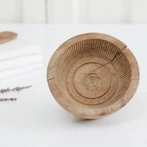 Antique primitive round wooden butter mold with floral design, vintage distressed kitchen mould, old kitchen utensils, Farmhouse decor