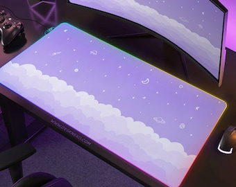 Alfombrilla de escritorio LED morada, alfombrilla de ratón grande kawaii, nubes lindas con estética anime pastel, alfombrilla de teclado extendida, alfombrilla de ratón RGB XL, alfombrilla de escritorio para juegos XXL