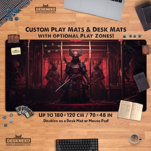 Peut inclure: Tapis de jeu et tapis de bureau personnalisés avec un guerrier fantastique en rouge et noir. Le tapis mesure jusqu'à 180 x 120 cm et sert également de tapis de bureau ou de tapis de souris. Le texte "CUSTOM PLAY MATS & DESK MATS" est visible.