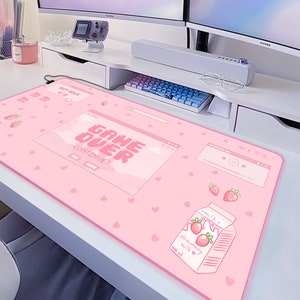 Kawaii Schreibtischmatte Rosa, Süßes Mauspad Anime, XXL Gaming Schreibtischmatte RGB LED, Pastell Erdbeere Milch Game Over Custom, Ästhetisches Mauspad XL groß