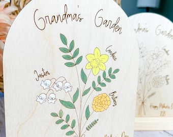 Personalized Birth Flower Bouquet Sign for Mom or Grandma, Birth Flower Bouquet Mother's Day Gift Idea, Painted or Natural for a DIY Craft