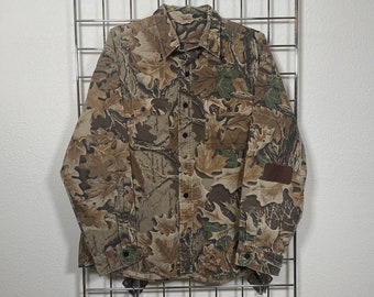 Vintage RealTree camouflage long sleeve shirt with a... - Depop