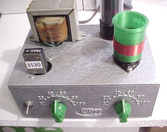 Transmisor CW de radioaficionado QRP nostálgico de los años 40 (80/40/30 metros)