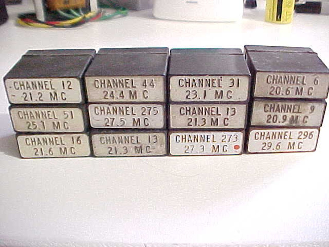 FT241 Vintage Radio Crystals One Dozen will Fit FT243 Sockets Etsy