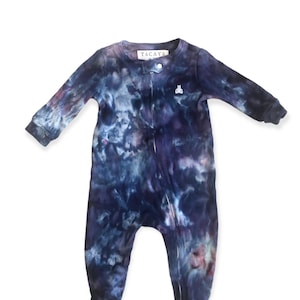 LUNA Tie Dye Footed Baby Union Suit 6-9m | Tocayo Ice Dyed Infant Zip Footie | Indigo Blue Sleep Outfit | Organic Cotton | Size 6 9 months