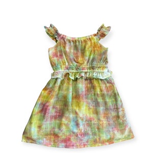 3T 5T Pastell Kleinkind Batik Sommer Kleid | Handgefärbtes Sonnenkleid mit Rüschenborte Baby Mädchen | Gelb Pink Grün gewebtes ärmelloses
